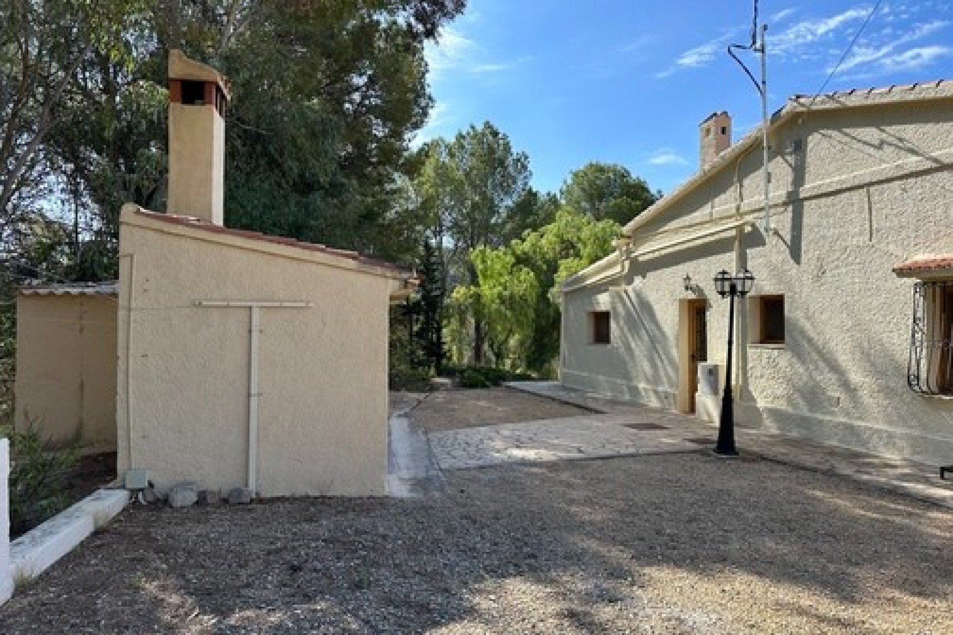 Sale - Finca / Country Property -
Relleu
