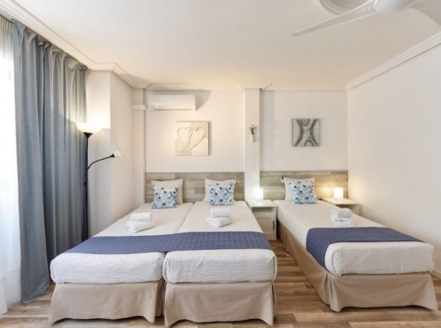 Sale - Hostal -
Alicante - Carolinas bajas