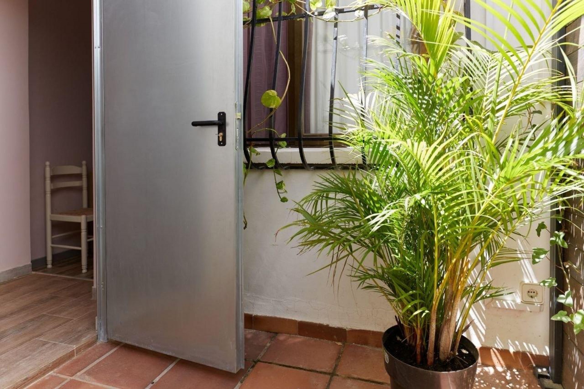 Sale - Hostal -
Alicante - Carolinas bajas