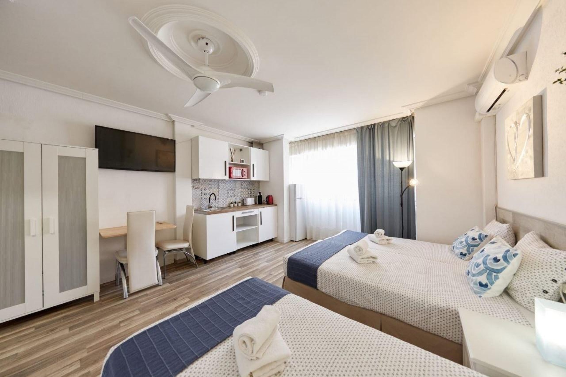 Sale - Hostal -
Alicante - Carolinas bajas