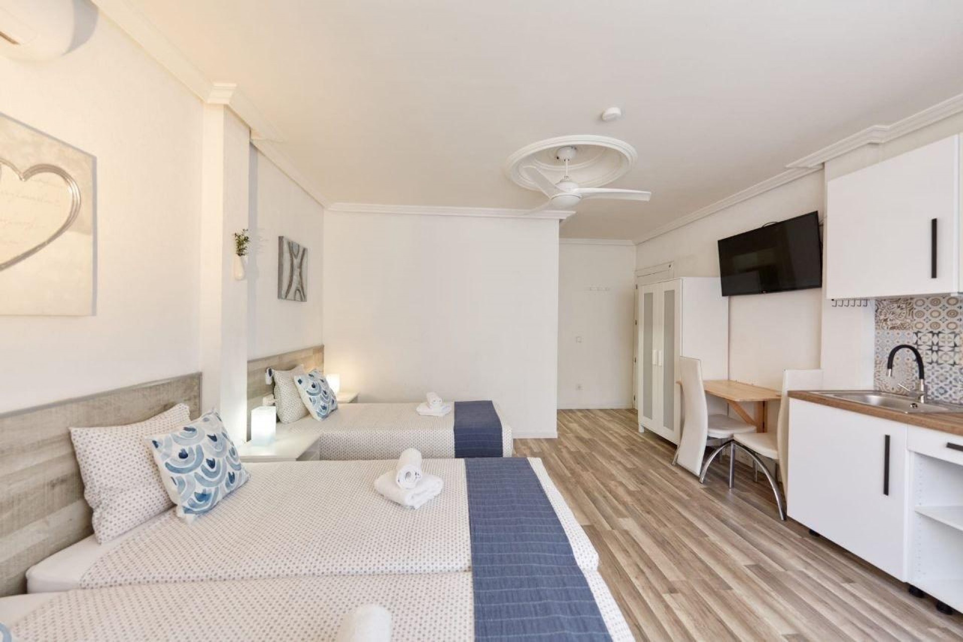 Sale - Hostal -
Alicante - Carolinas bajas