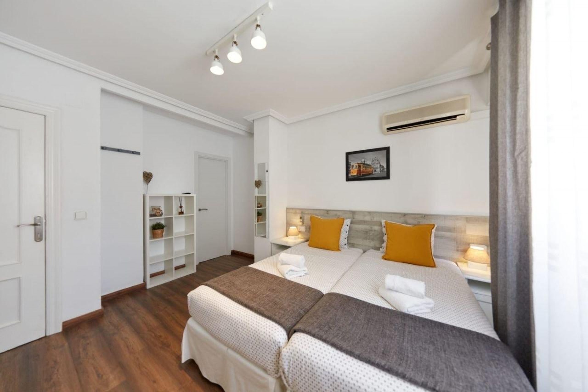 Sale - Hostal -
Alicante - Carolinas bajas