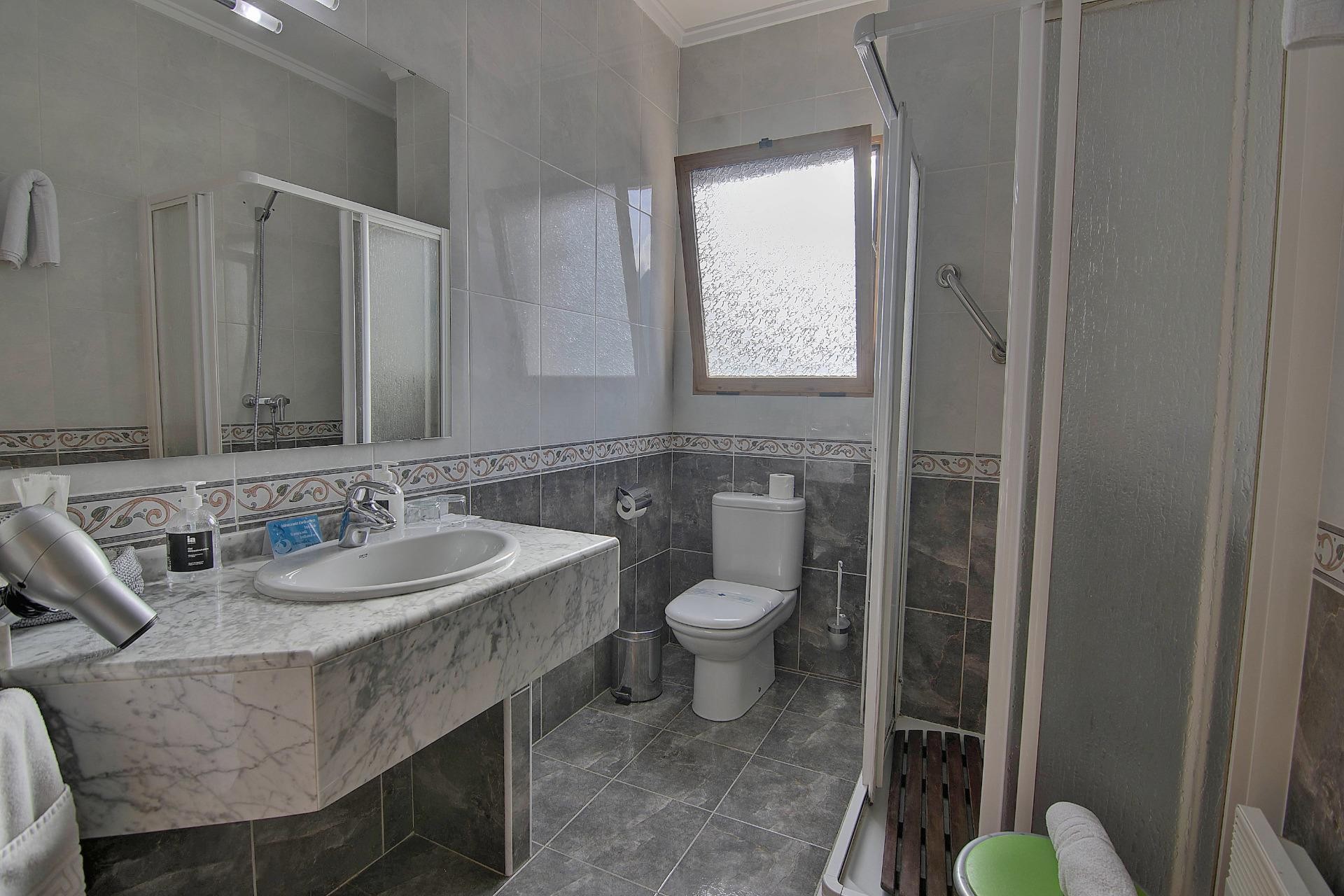 Sale - Hotel -
Parcent - Centro