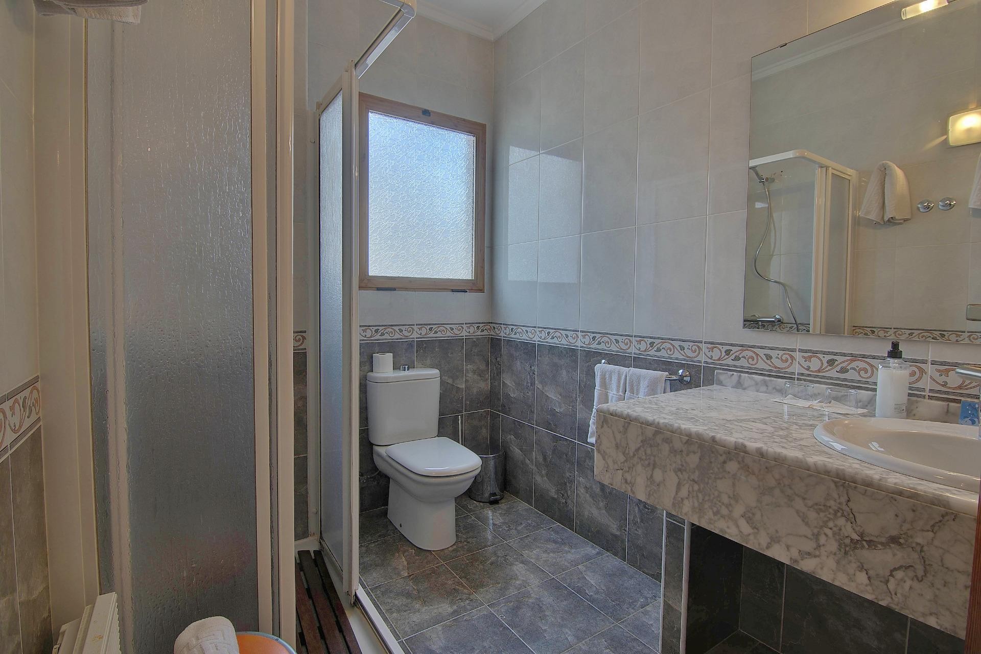 Sale - Hotel -
Parcent - Centro