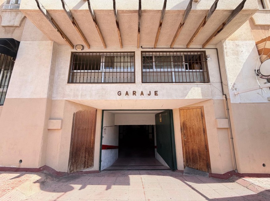 Sale - Local comercial -
Torrevieja - Estacion de autobuses