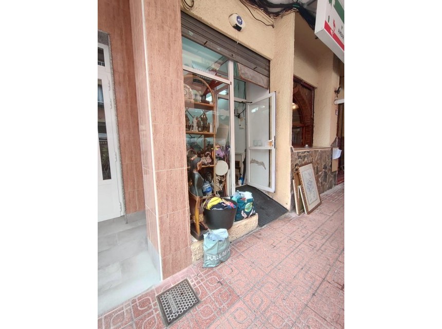 Sale - Local comercial -
Torrevieja - Habaneras