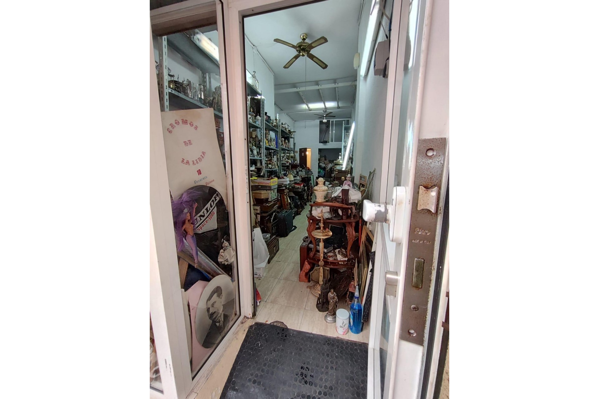 Sale - Local comercial -
Torrevieja - Habaneras