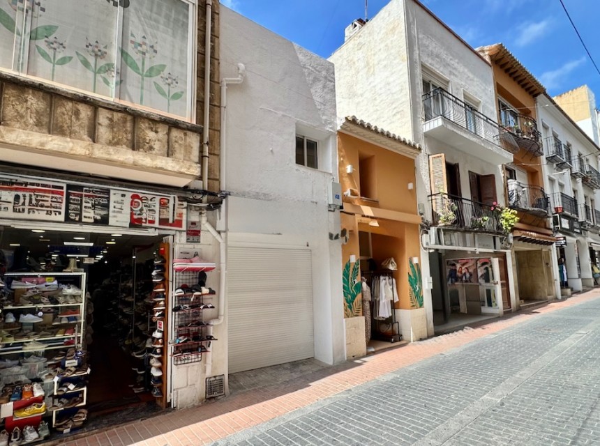 Sale - Local Commercial -
Moraira - Casco Urbano