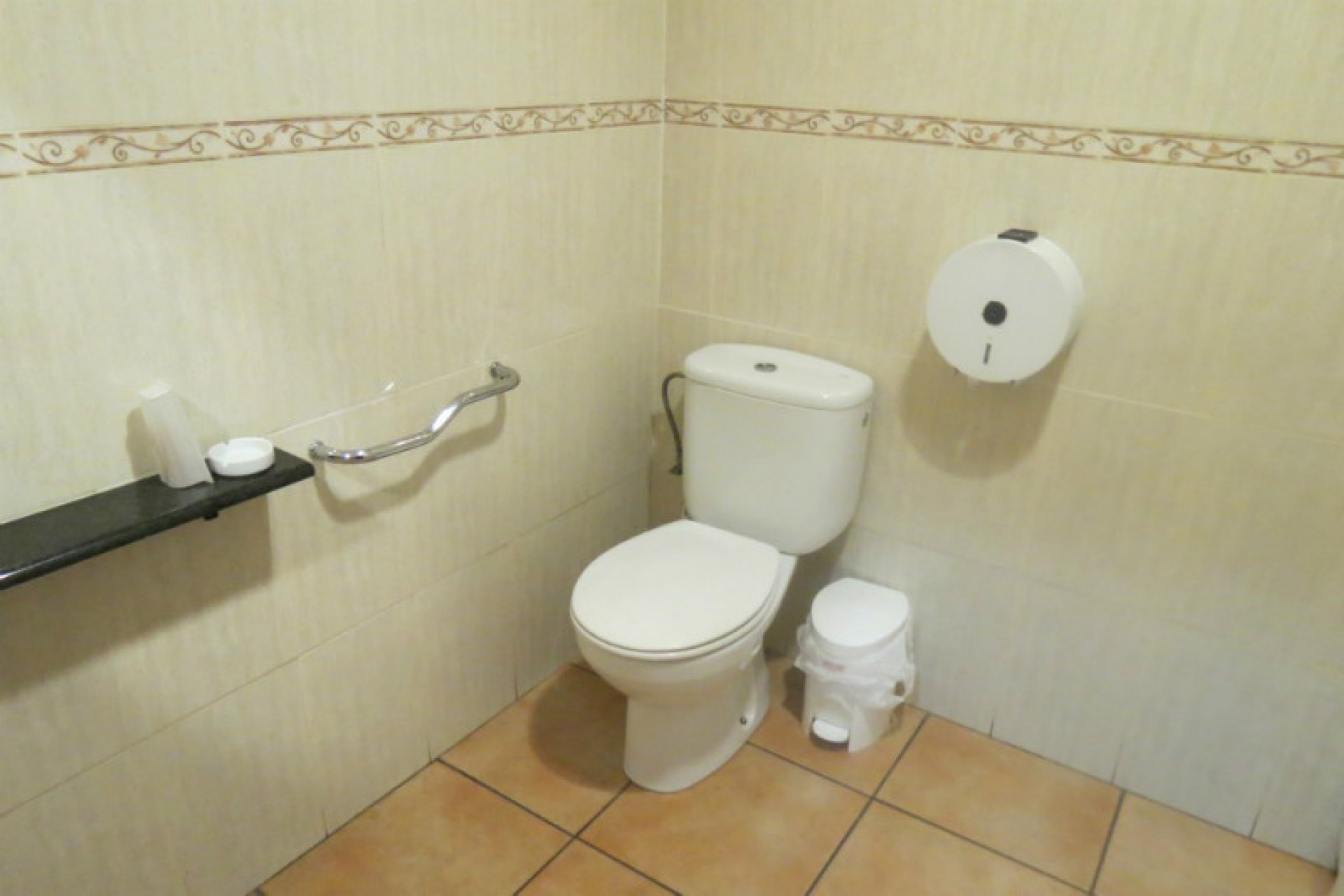 Sale - Local Commercial -
Moraira - Town centre