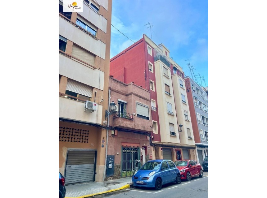 Sale - Piso -
Valencia - La Raiosa