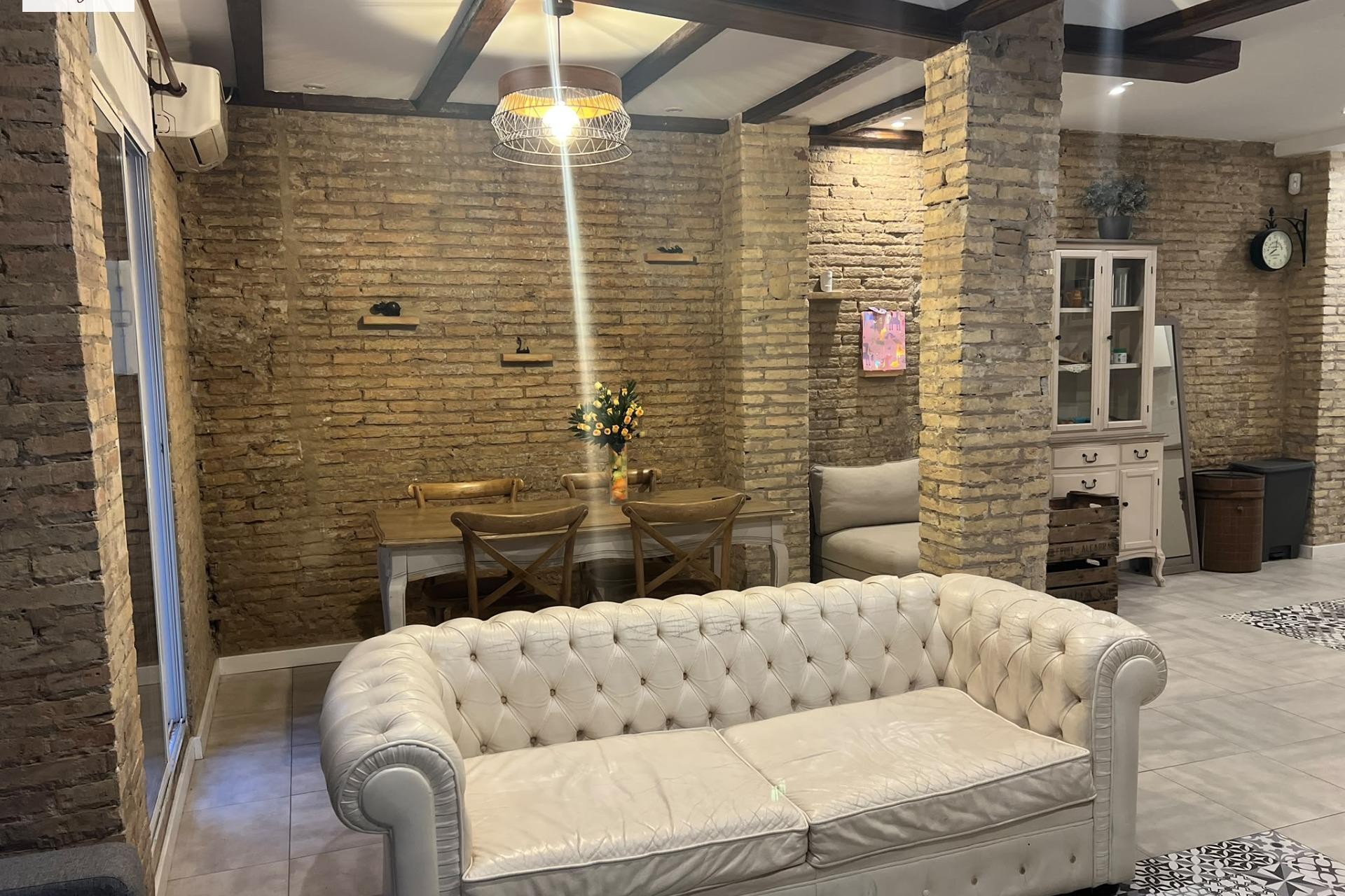 Sale - Piso -
Valencia - La Raiosa