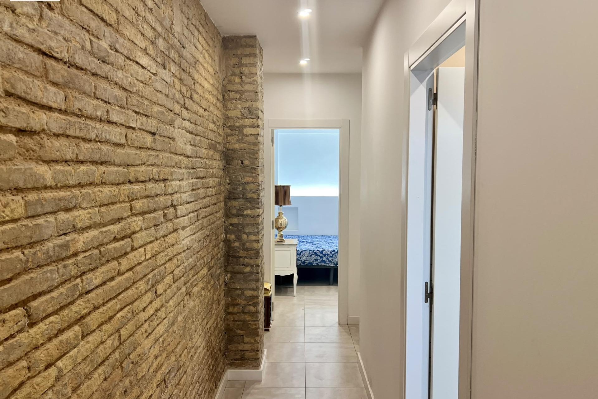Sale - Piso -
Valencia - La Raiosa