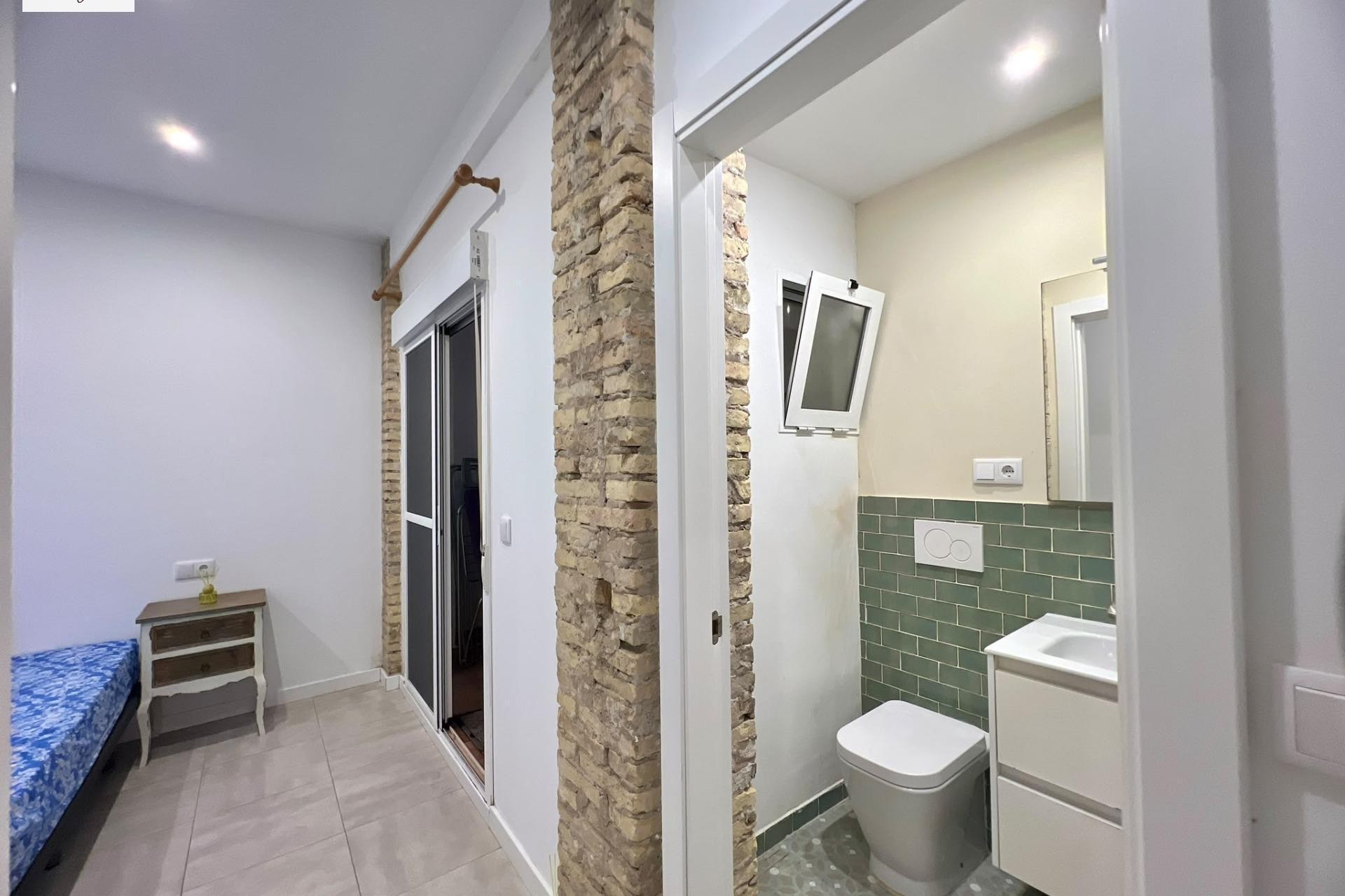 Sale - Piso -
Valencia - La Raiosa