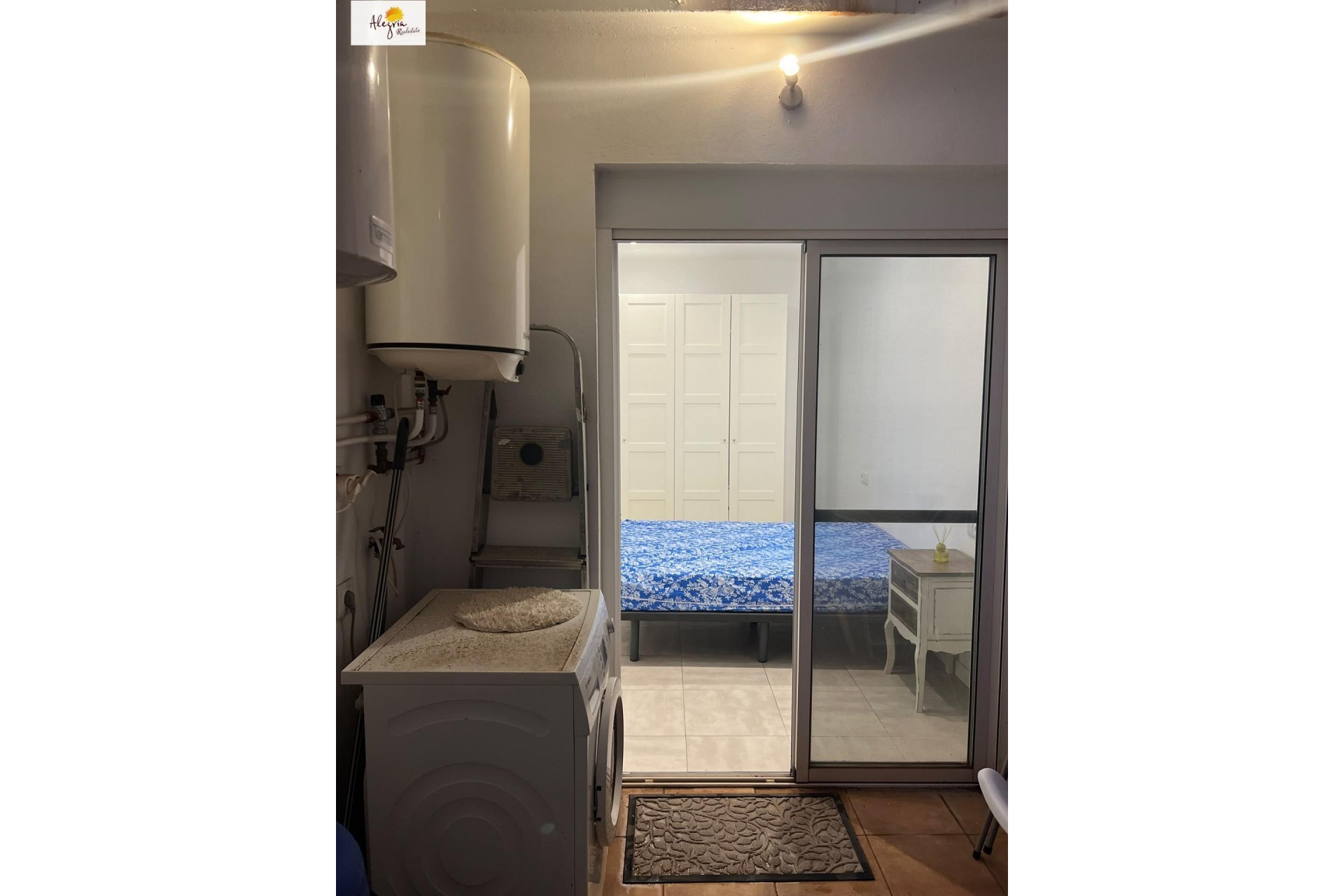 Sale - Piso -
Valencia - La Raiosa