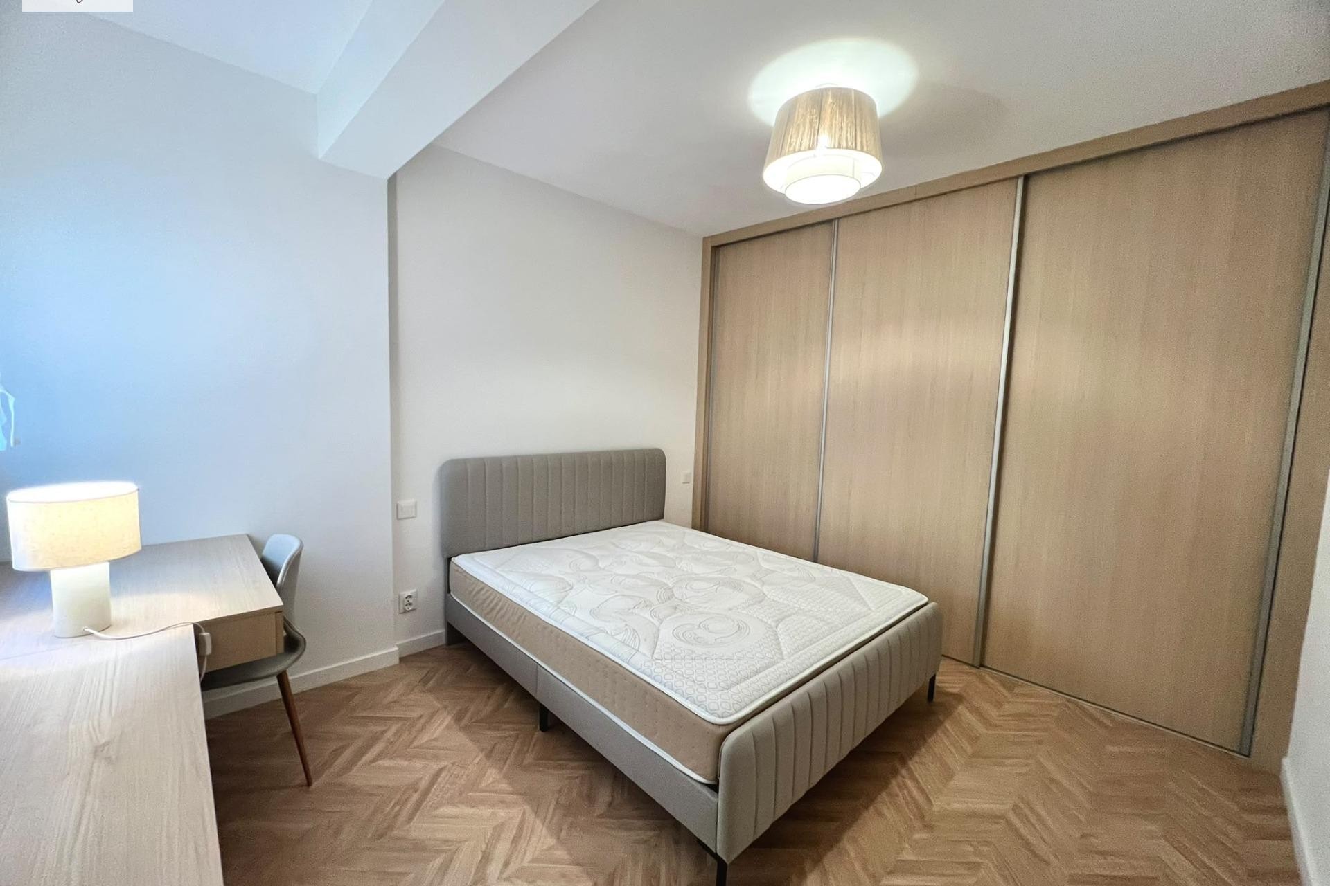 Sale - Piso -
Valencia - Russafa - Ruzafa