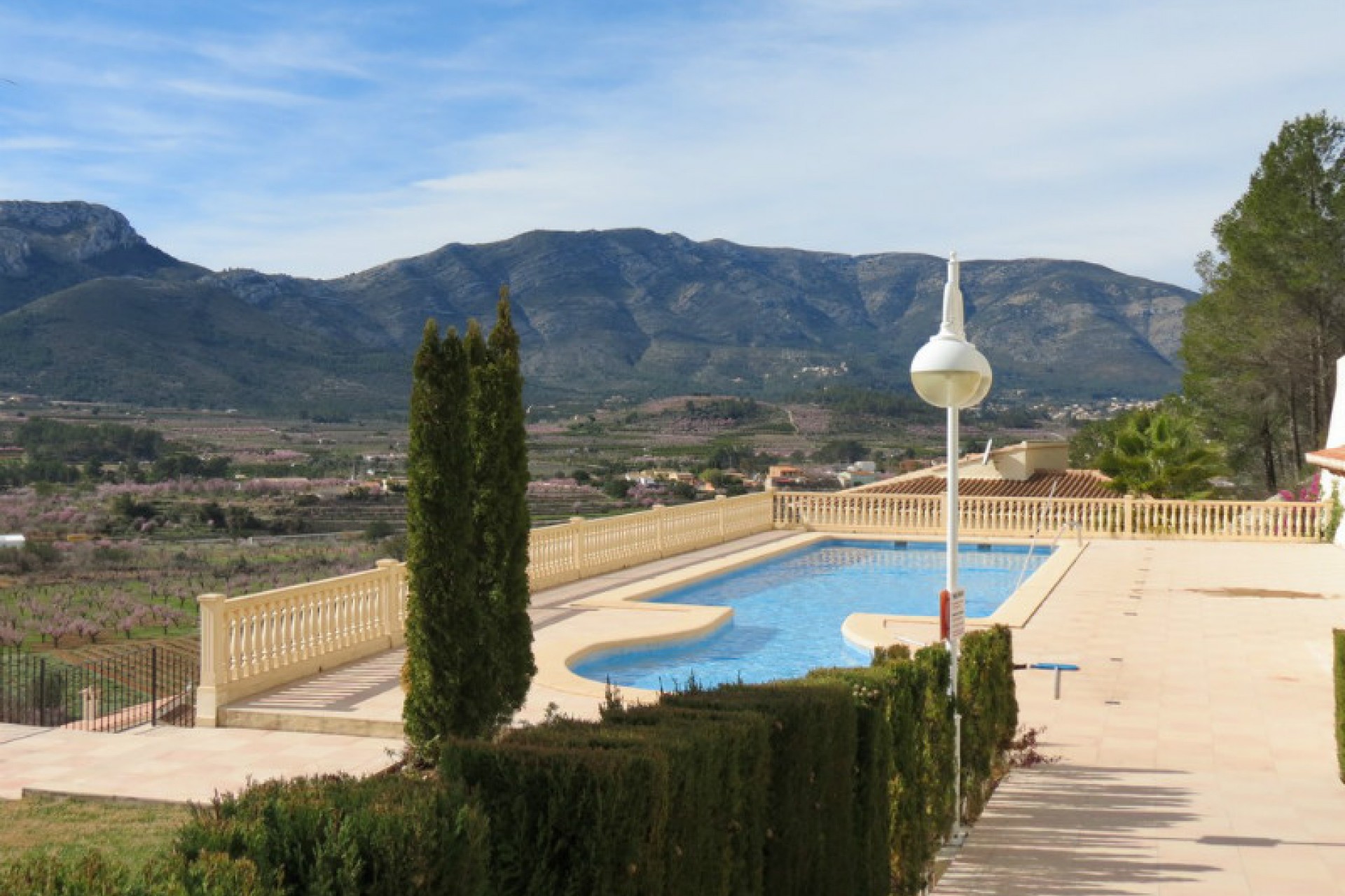 Sale - Townhouse -
Jalon