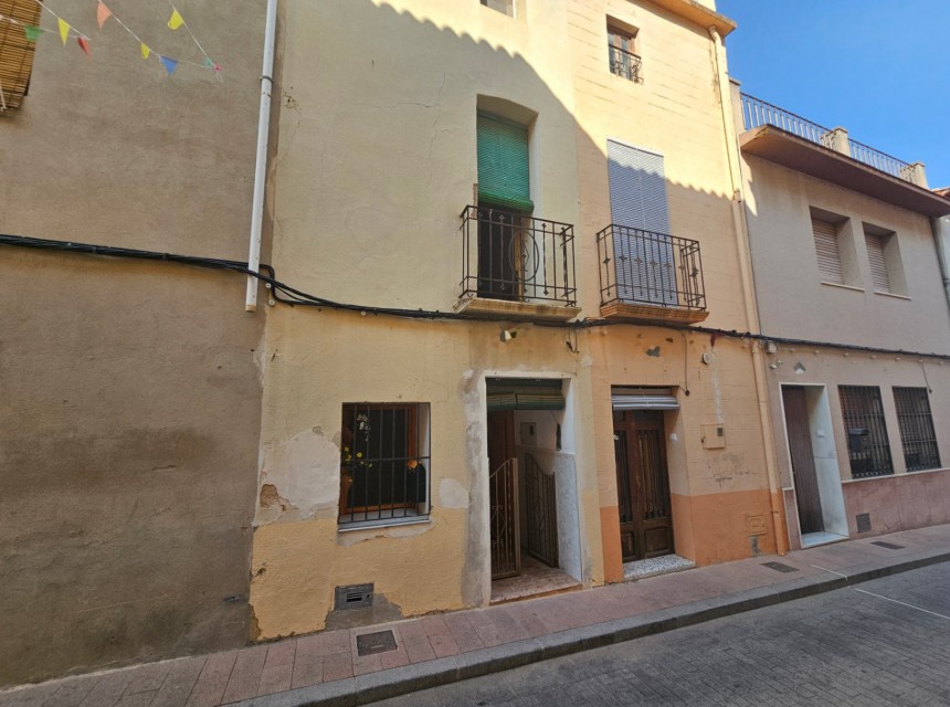 Sale - Townhouse -
Orba