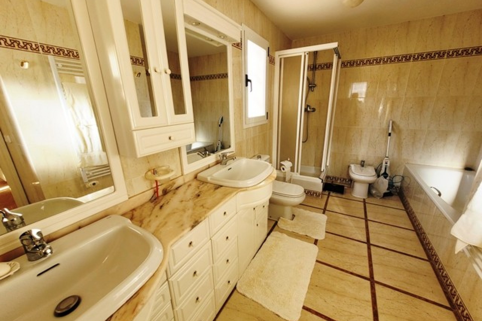 Sale - Villa -
Alfaz del Pi - Albir