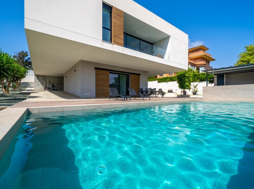 Sale - Villa -
Alicante - Vistahermosa