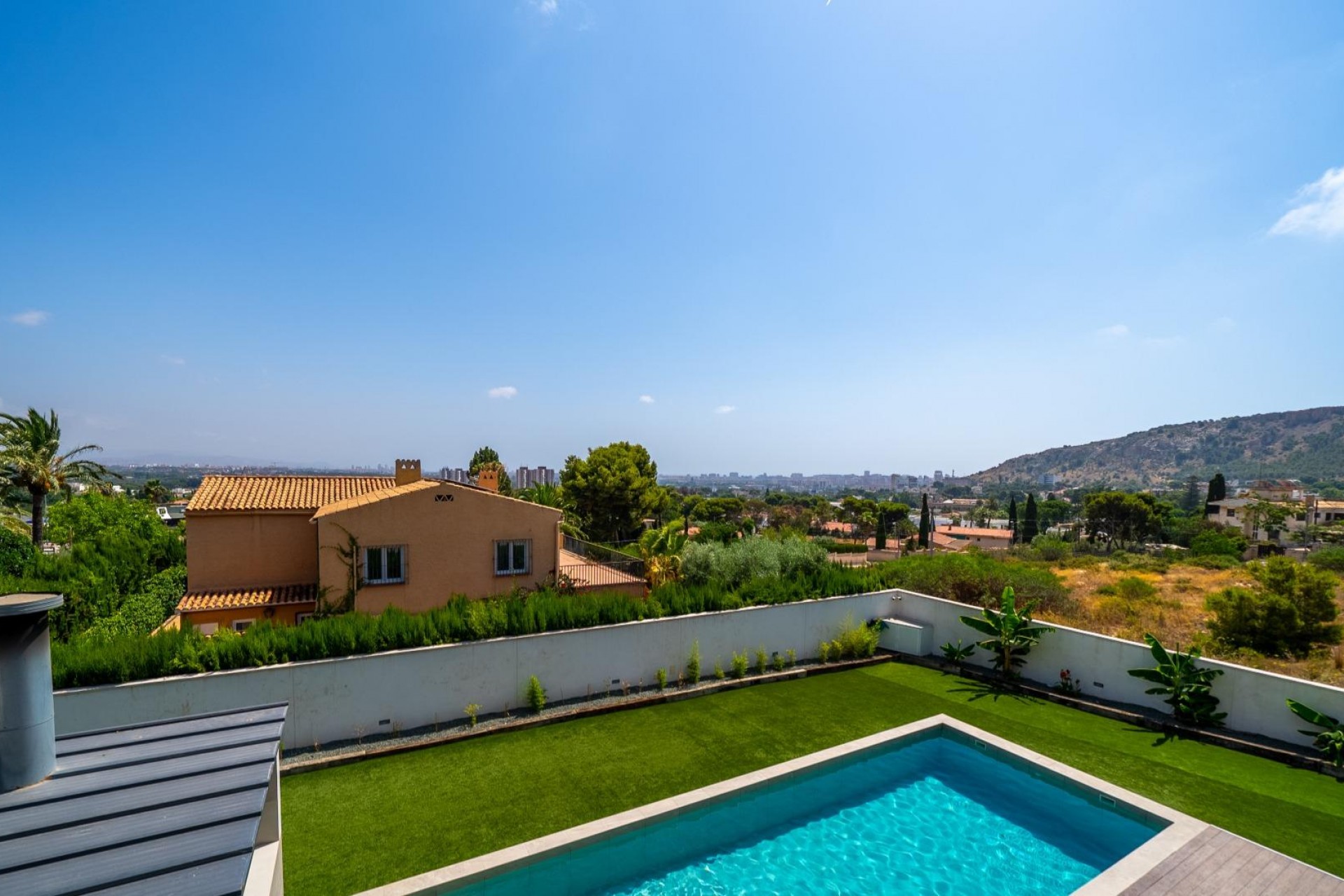 Sale - Villa -
Alicante - Vistahermosa