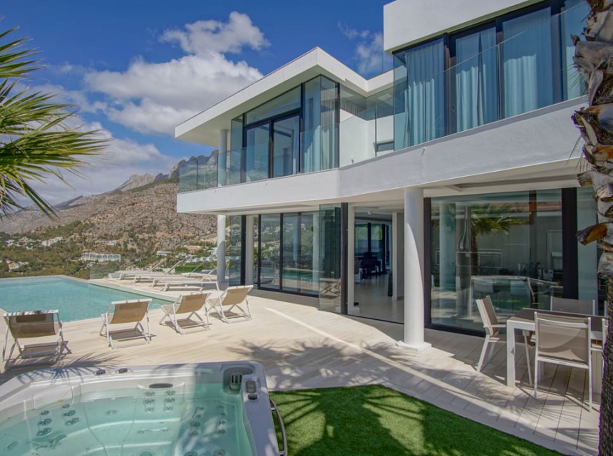 Sale - Villa -
Altea