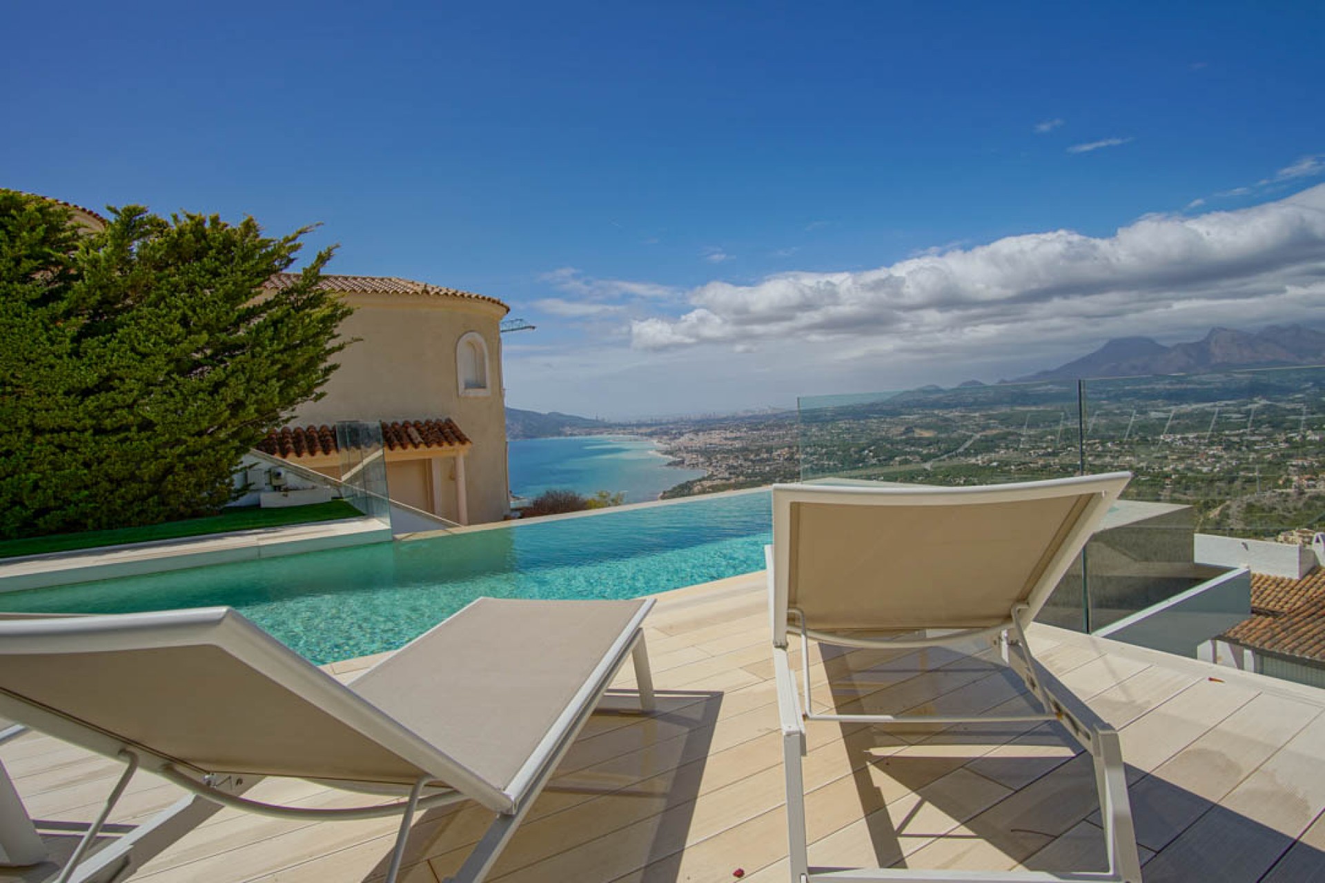 Sale - Villa -
Altea