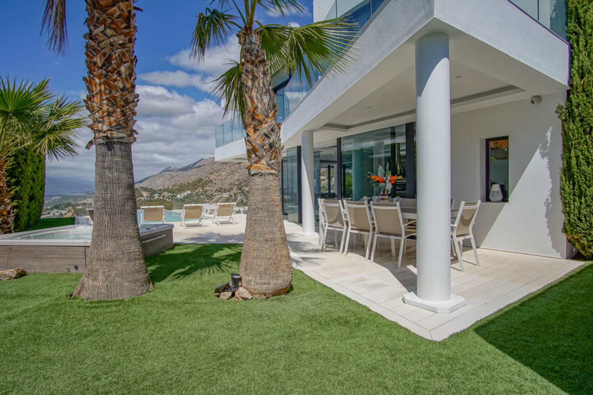 Sale - Villa -
Altea