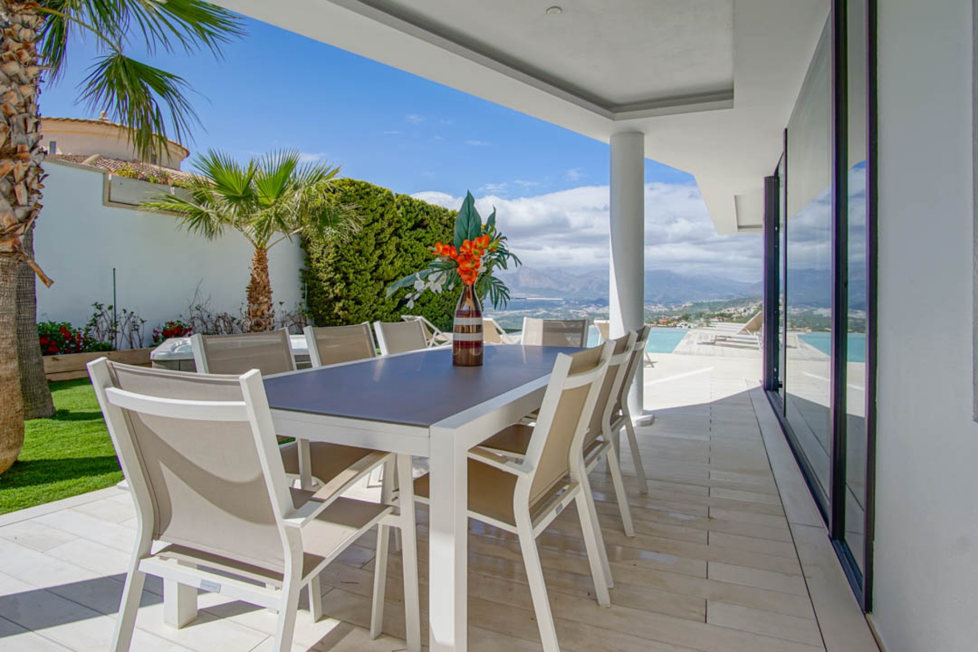 Sale - Villa -
Altea