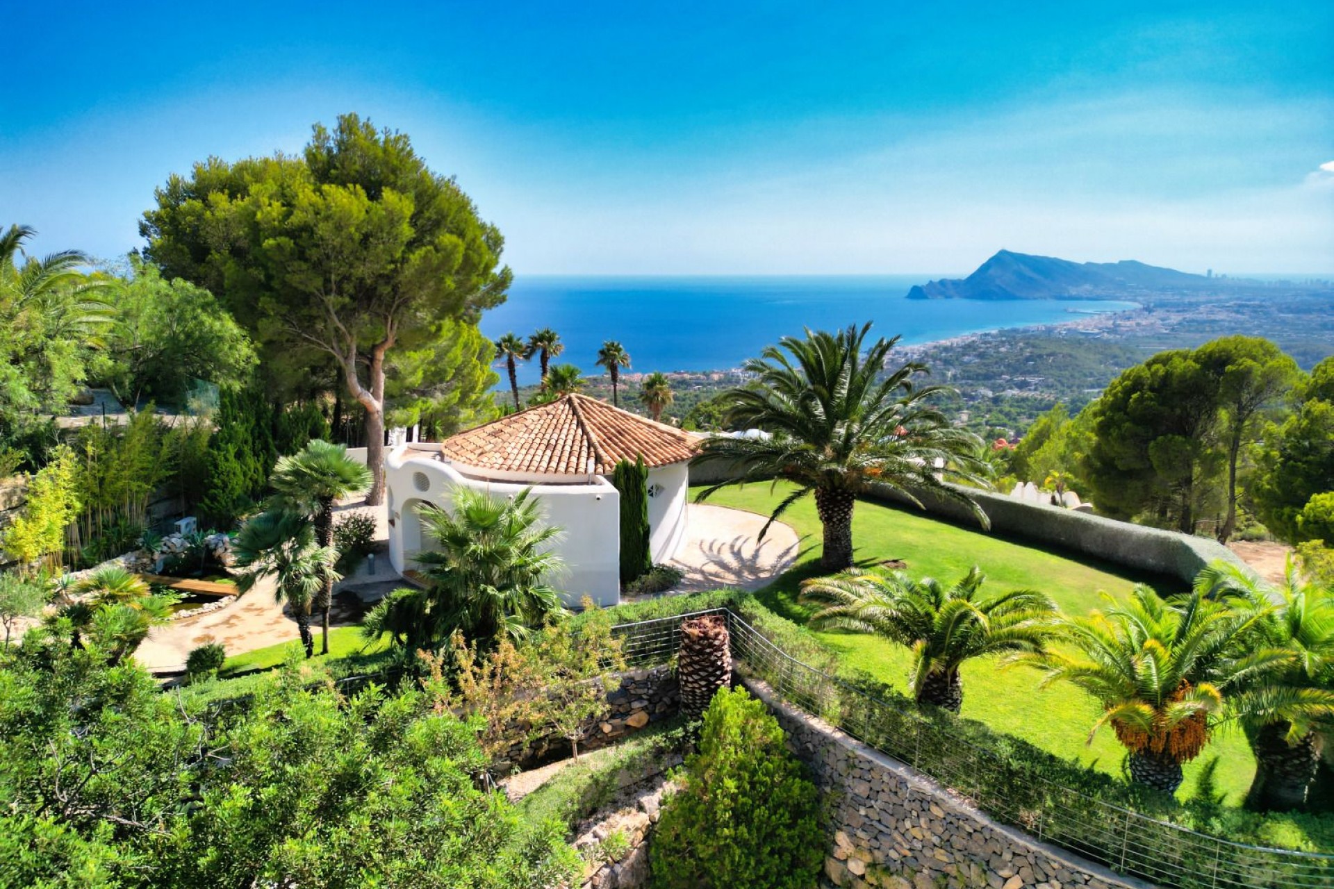 Sale - Villa -
Altea