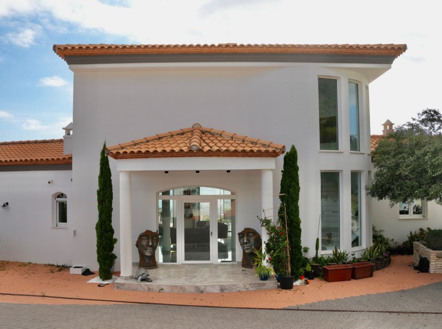 Sale - Villa -
Altea