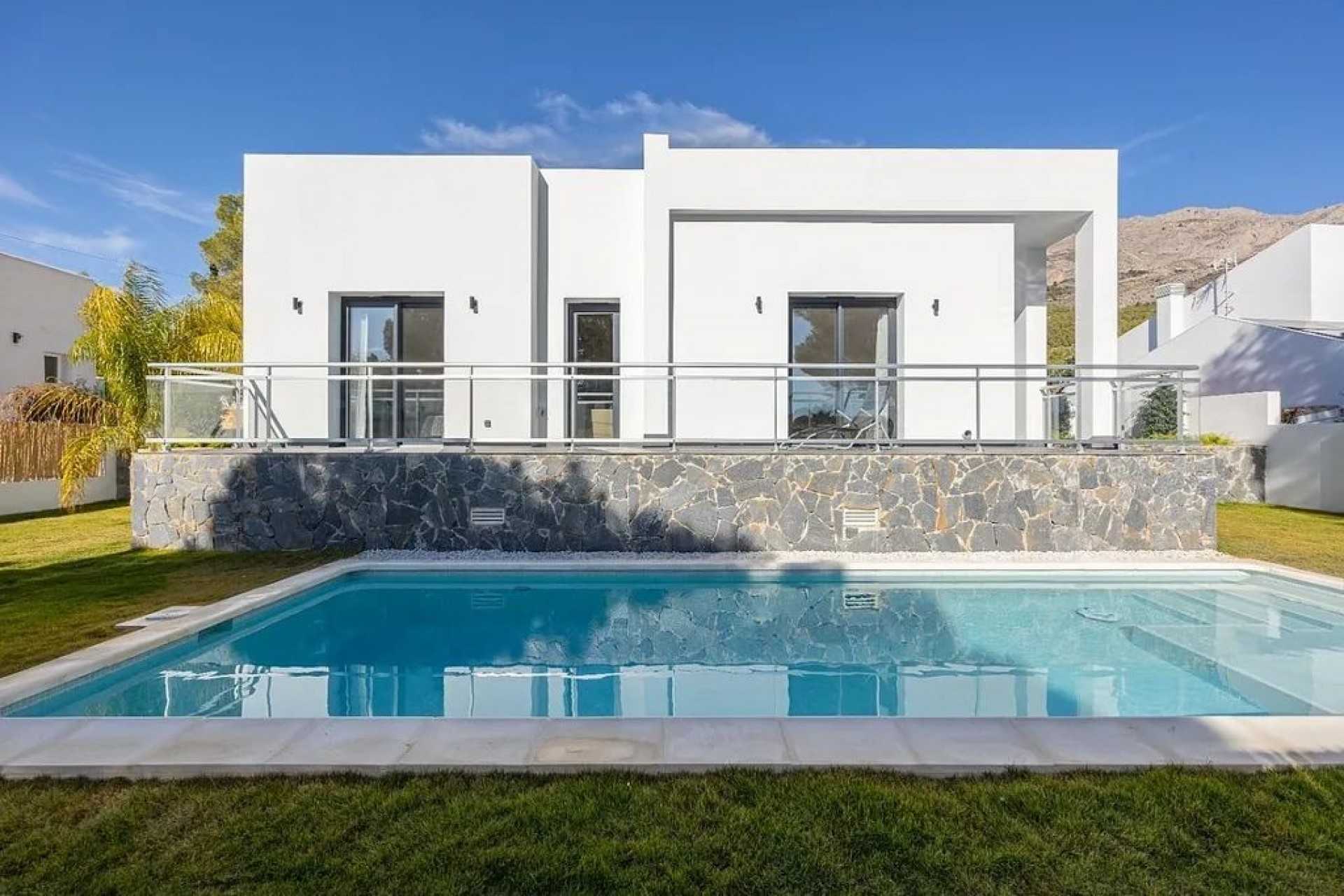 Sale - Villa -
Altea