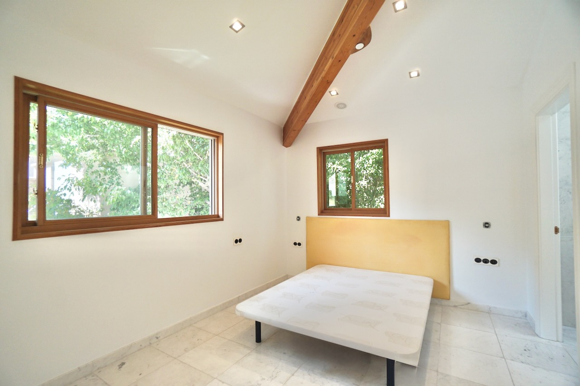 Sale - Villa -
Benahavís - El Paraiso Alto