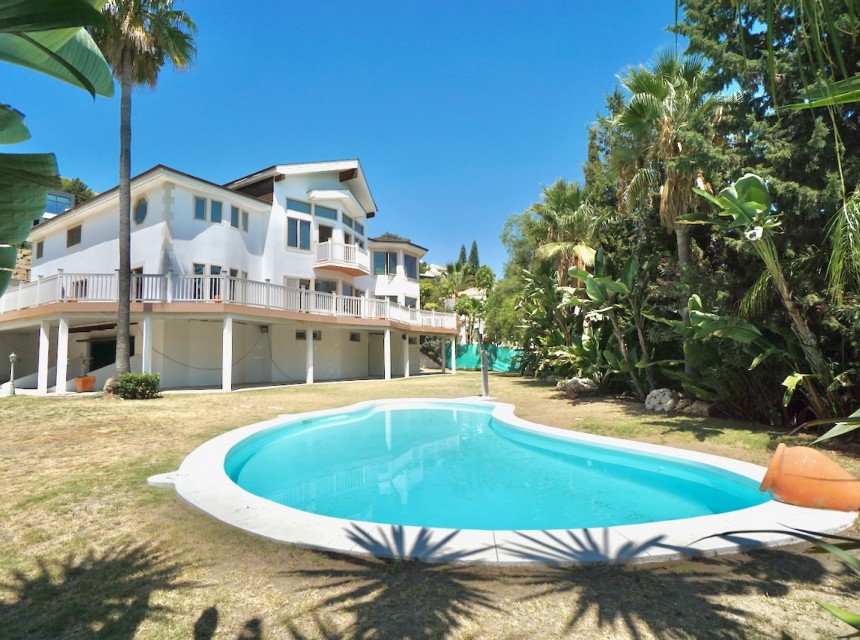 Sale - Villa -
Benhavis - El Paraiso Alto