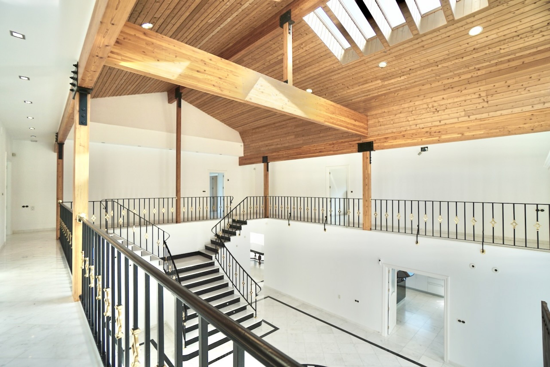 Sale - Villa -
Benhavis - El Paraiso Alto