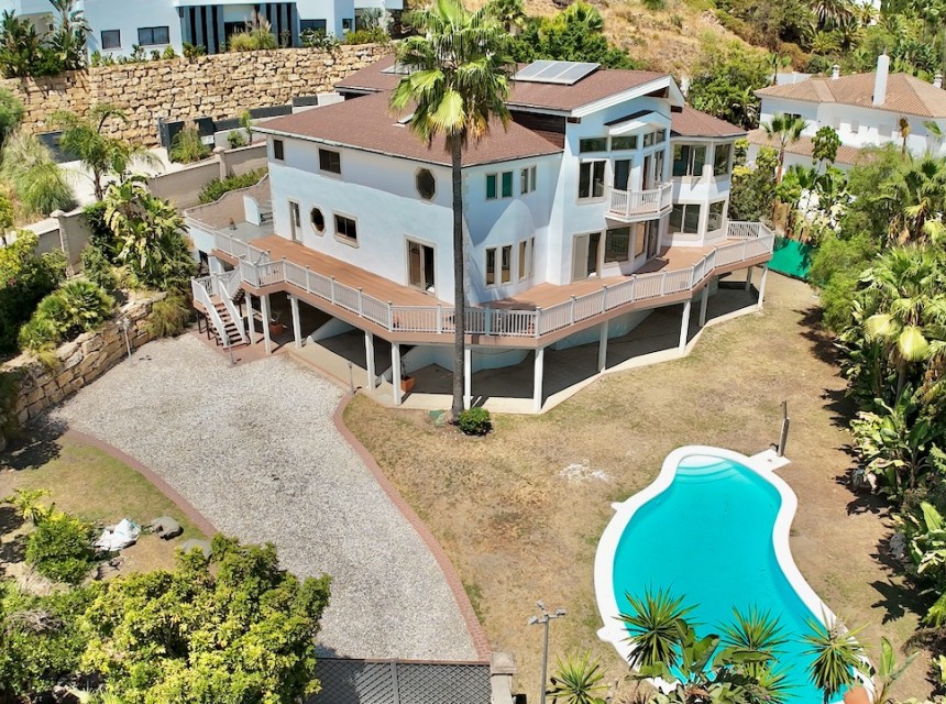 Sale - Villa -
Benhavis - El Paraiso Alto