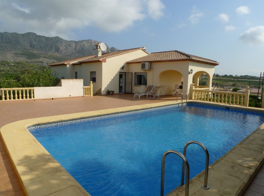 Sale - Villa -
Beniarbeig