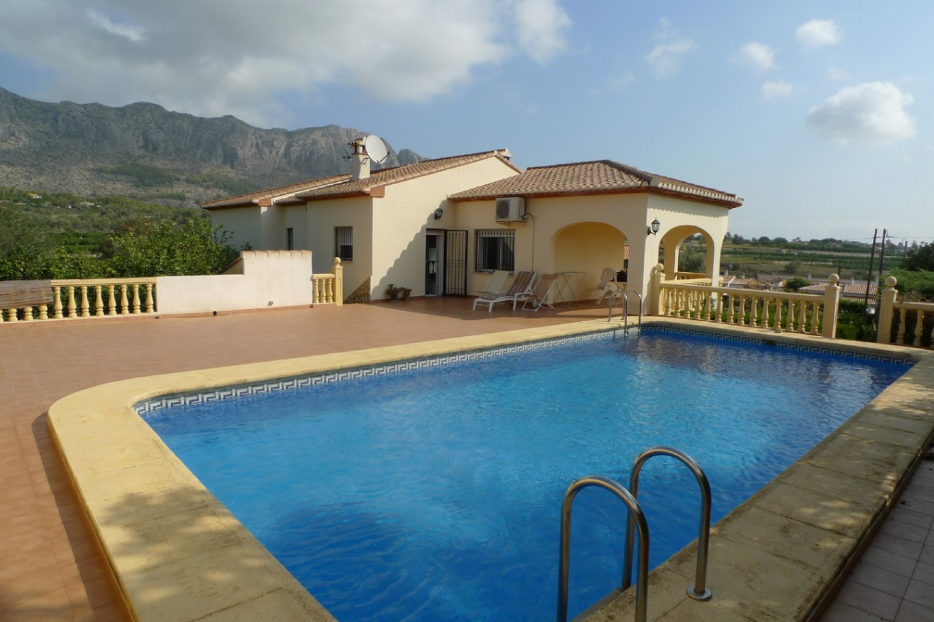 Sale - Villa -
Beniarbeig