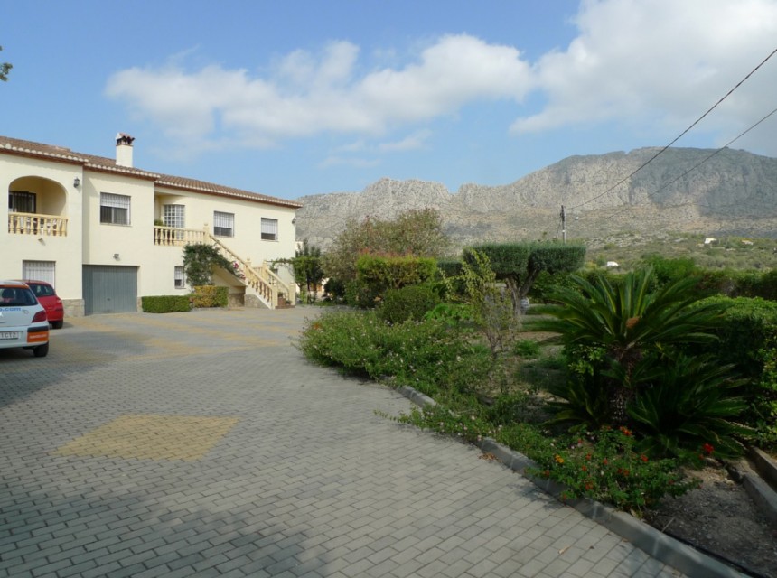 Sale - Villa -
Beniarbeig