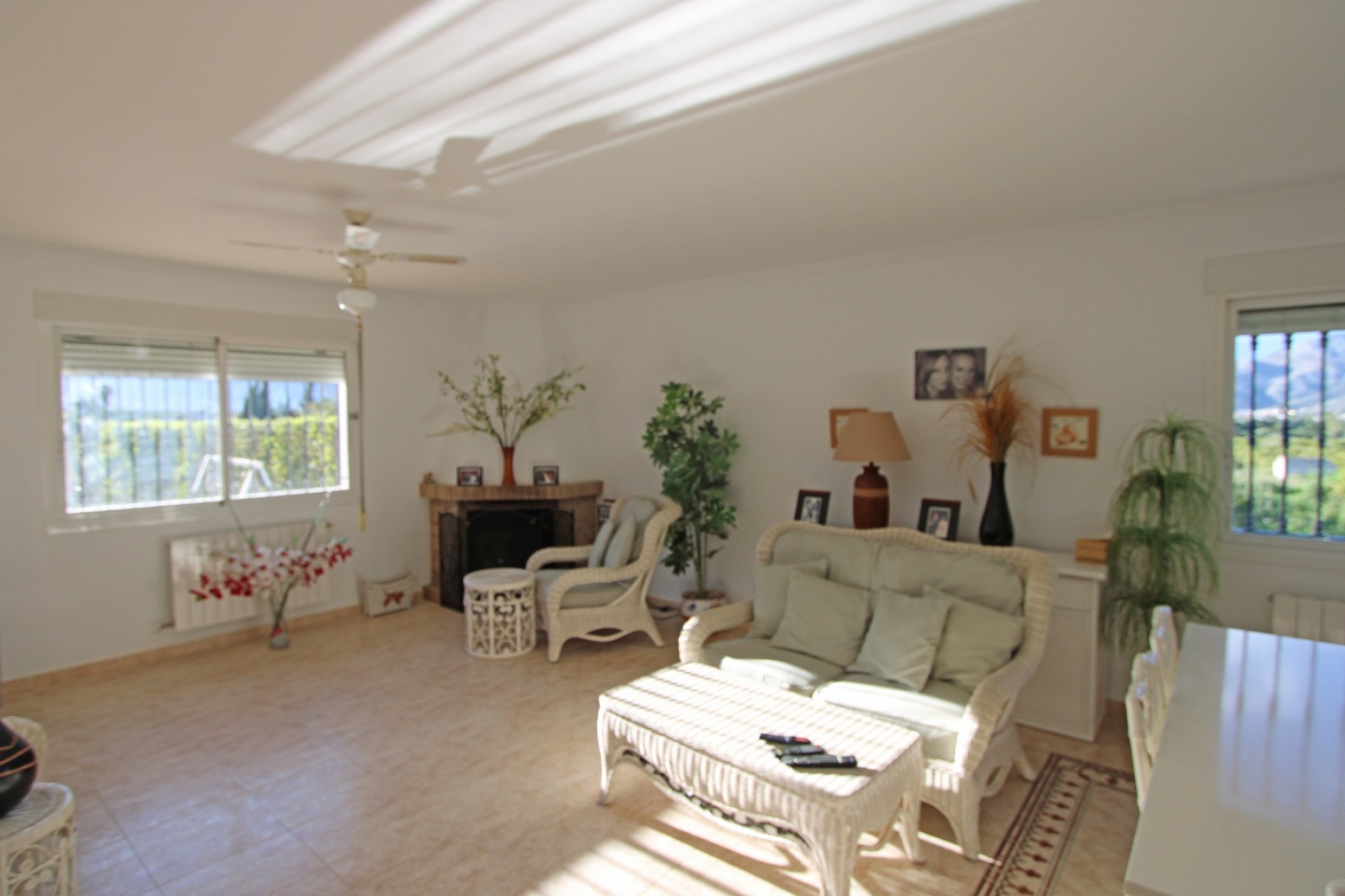 Sale - Villa -
Benidoleig