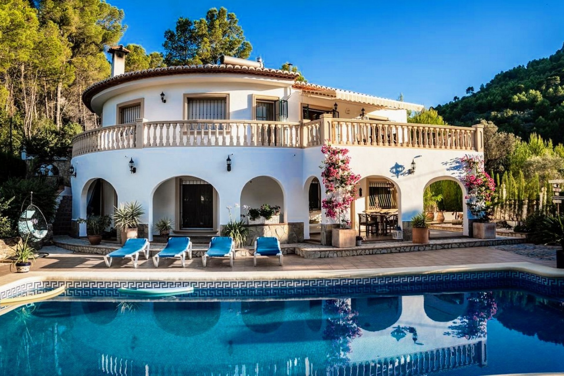 Sale - Villa -
Benigembla