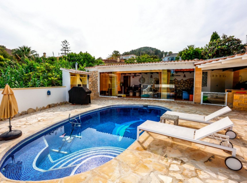 Sale - Villa -
Benissa - La Vina