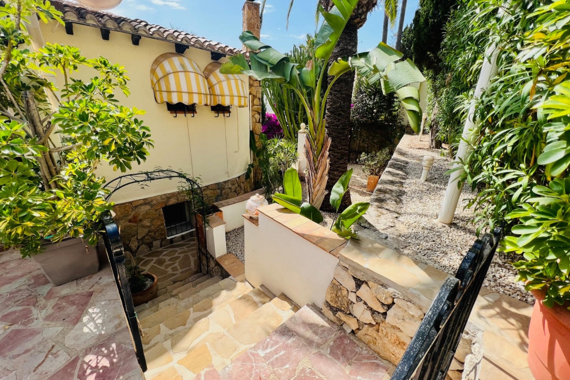 Sale - Villa -
Benissa - Montemar