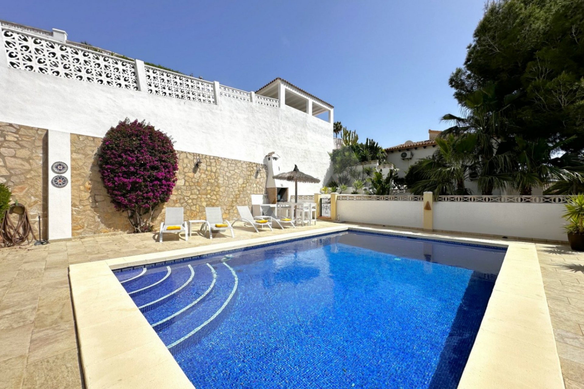 Sale - Villa -
Benissa - Montemar