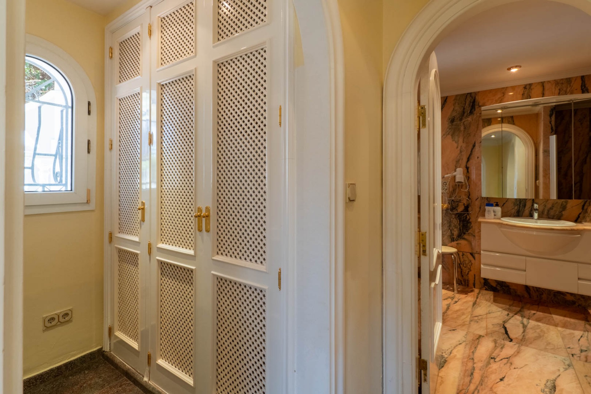 Sale - Villa -
Benissa