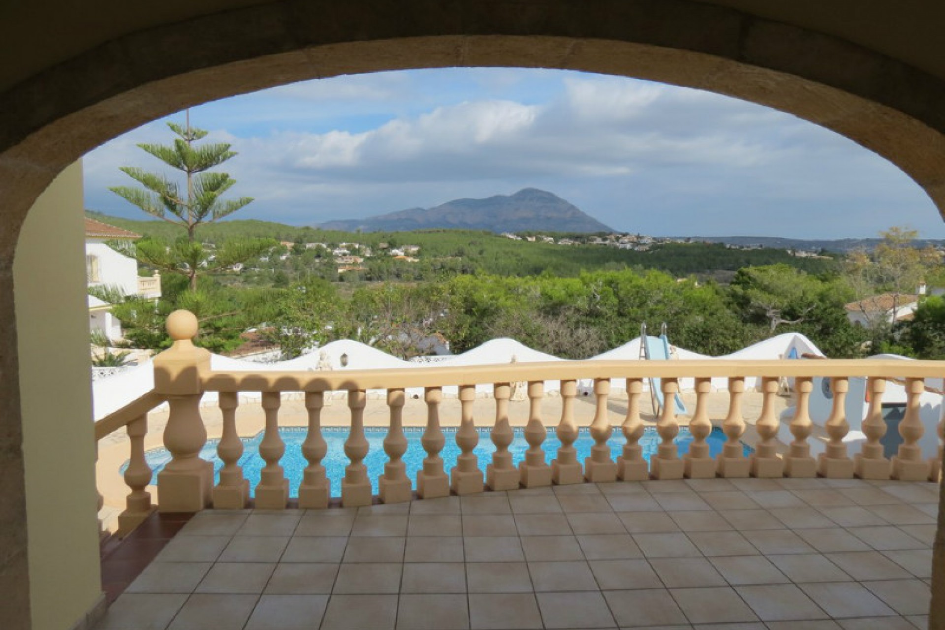 Sale - Villa -
Benitachell