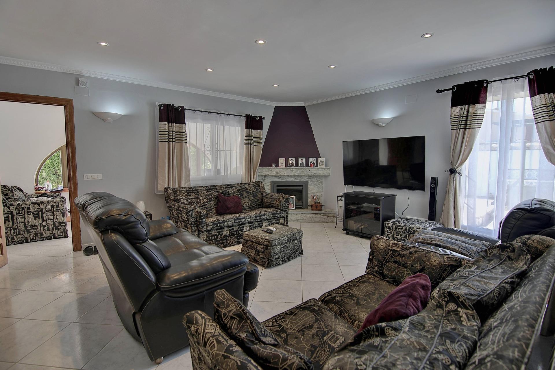 Sale - Villa -
Calpe - Benicolada