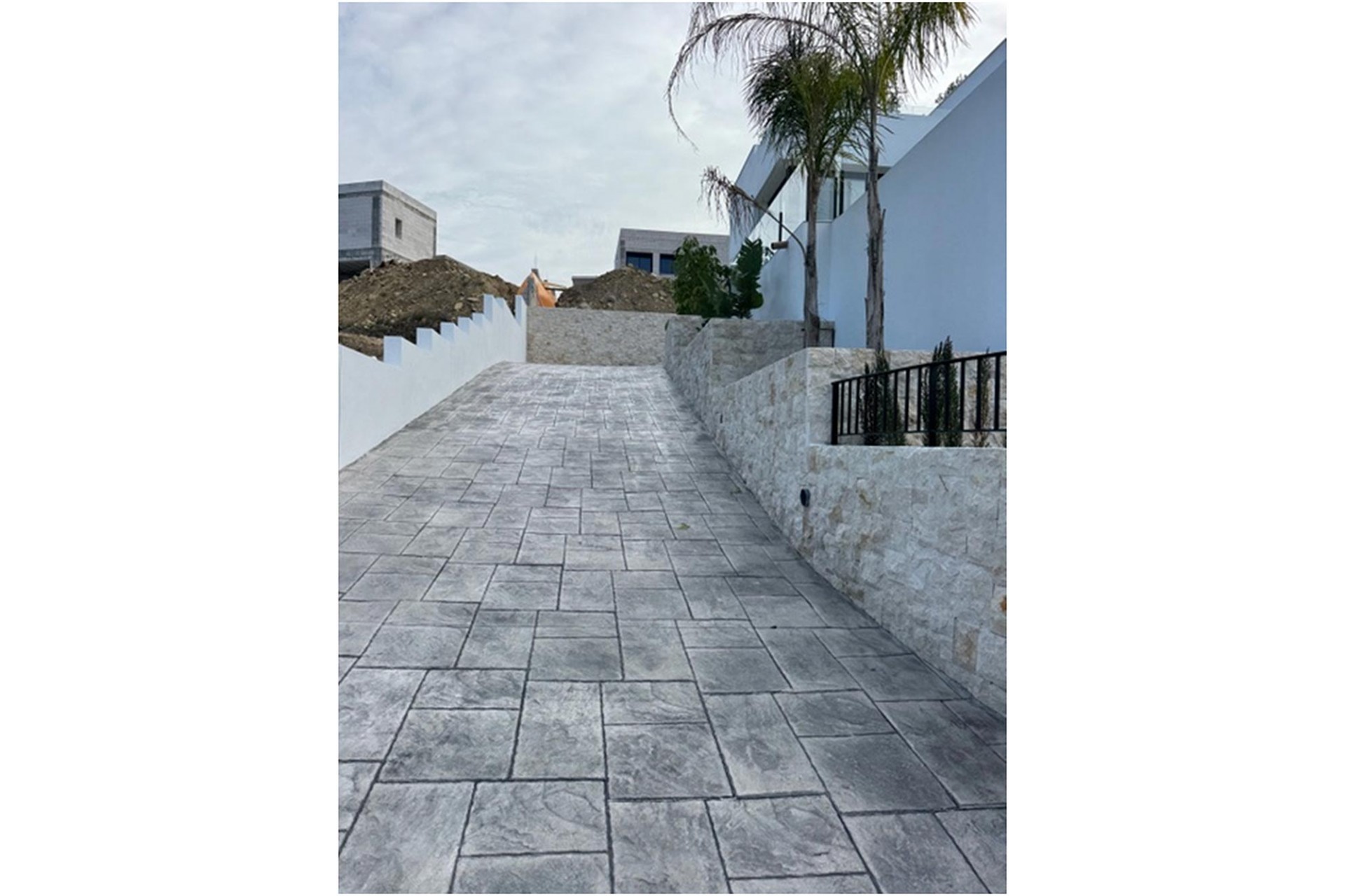 Sale - Villa -
Calpe - Empedrola