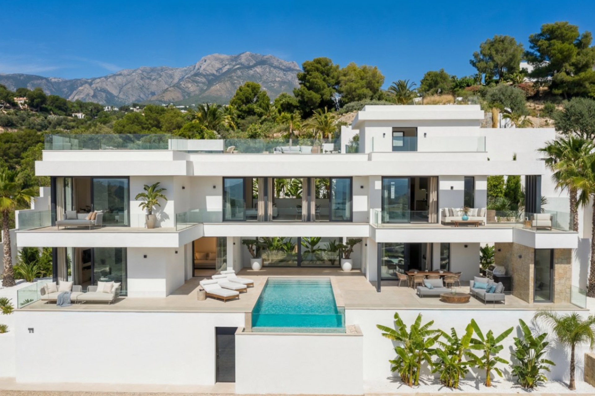 Sale - Villa -
Calpe - Empedrola