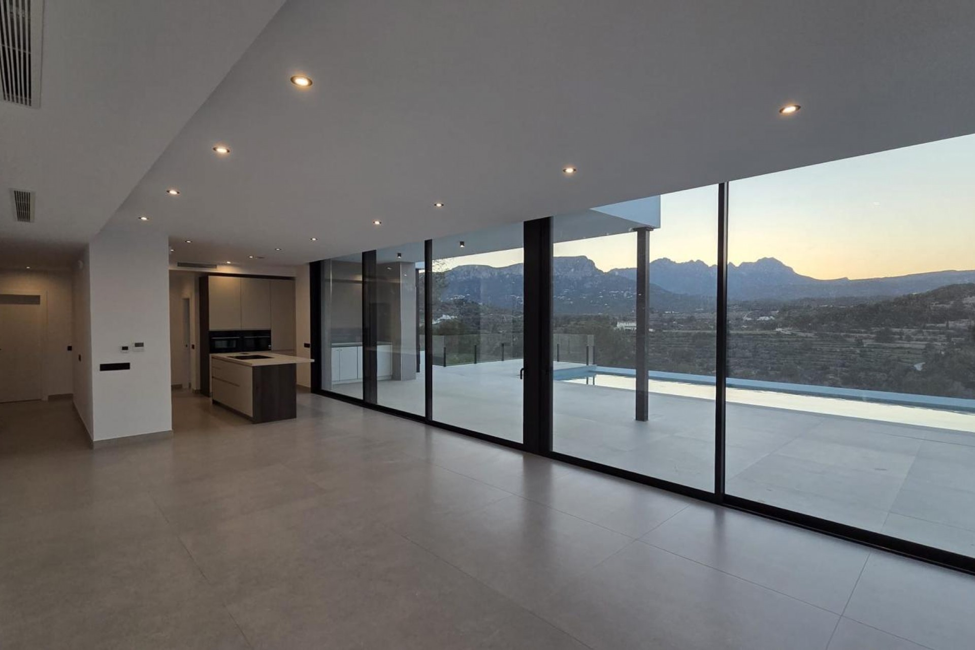 Sale - Villa -
Calpe - Empedrola