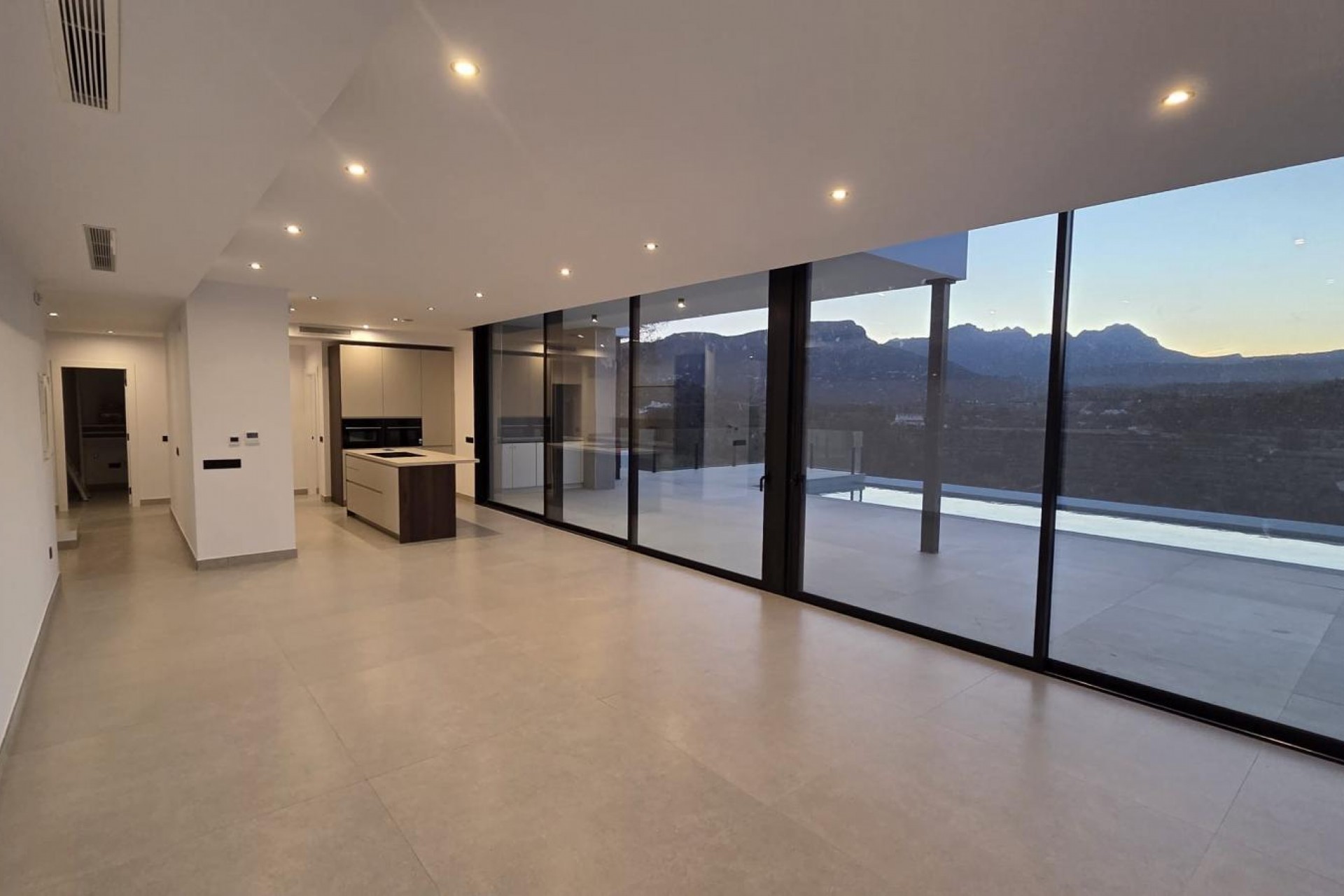 Sale - Villa -
Calpe - Empedrola